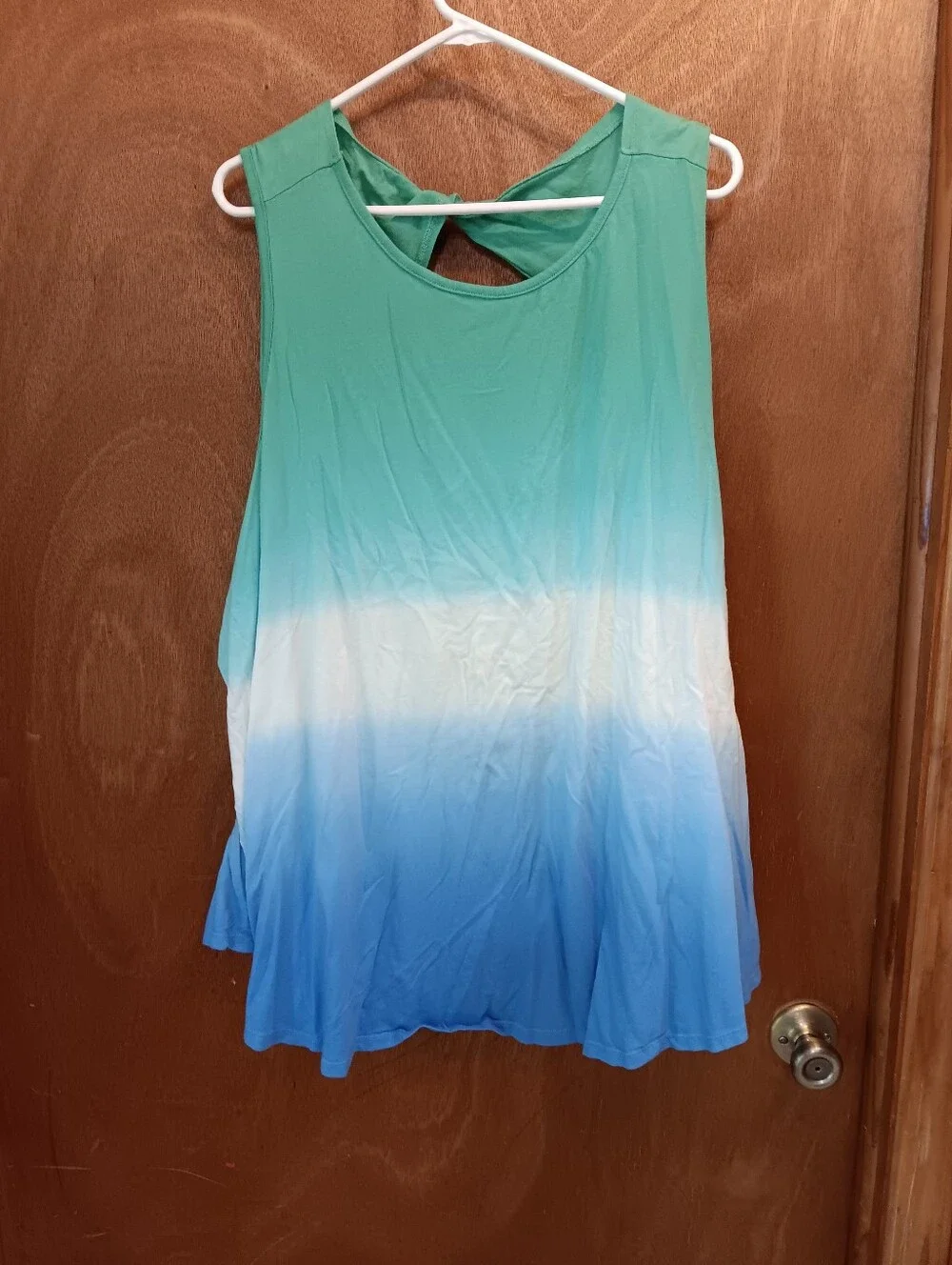 Terra & Sky Aqua to Blue Ombre Keyhole Tank